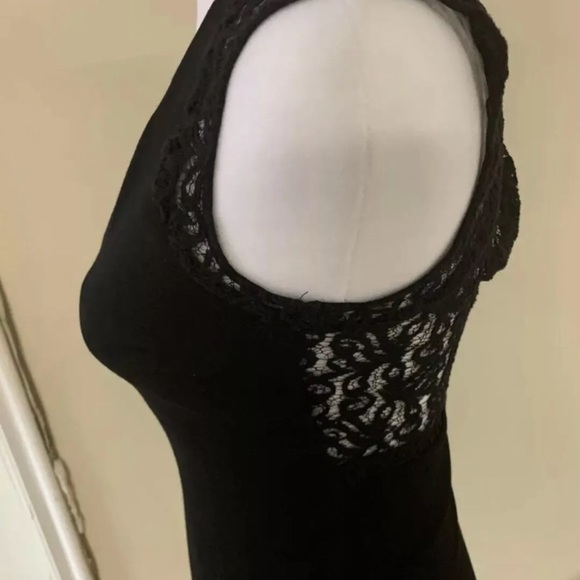 Cocktail elegant dress with neckline and lace back. - Picture 2 of 3